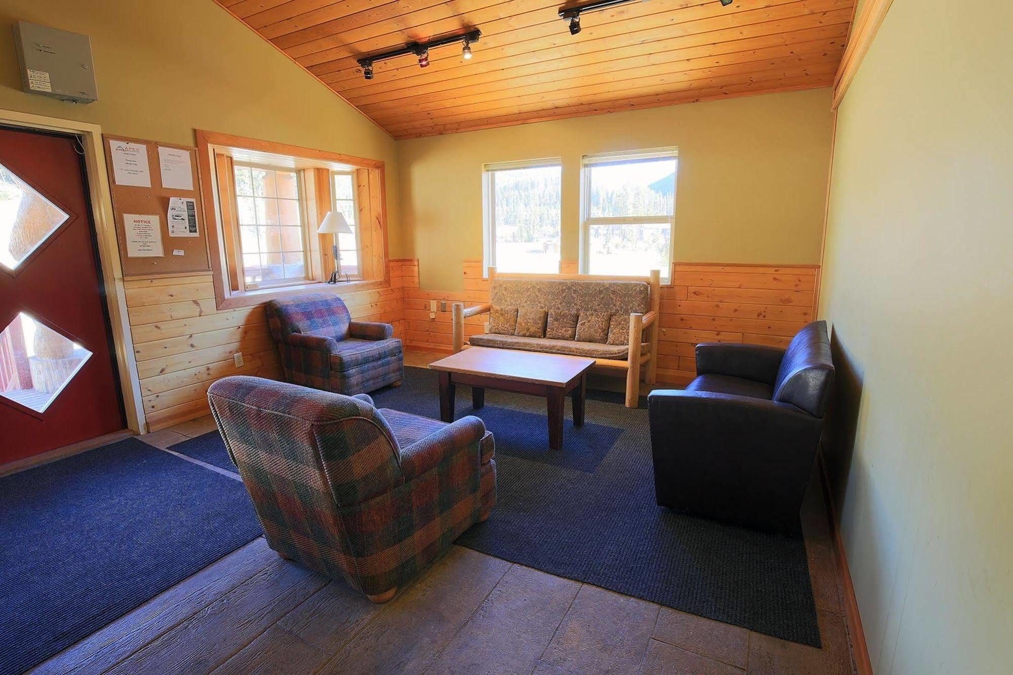 The Apex Mountain Lodge エクステリア 写真